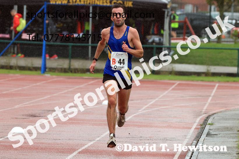 Senior Mens 6 Stage 2025 Northern Athletics Autumn Road Relays, Leigh, Lancashire. Photo: David T. Hewitson/Sports for All Pics